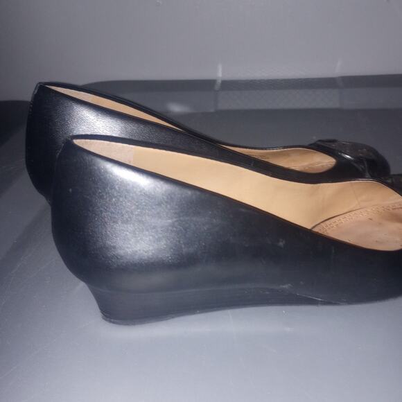 Women's Tory Burch Wedges Black 7.5 Leather Logo Medallion Classy - Picture 3 of 3